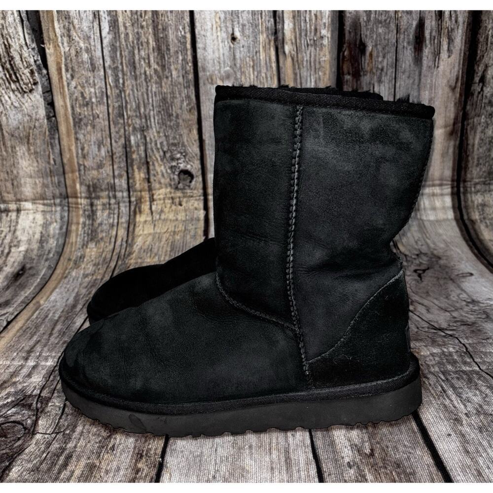UGG Classic Short II Women's Boots Size 10 Black 1016223